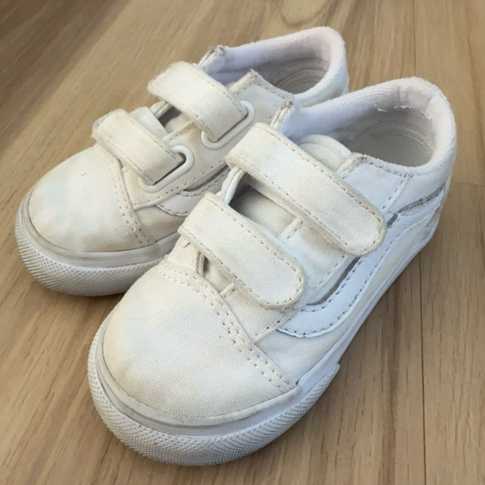 White Canvas Vans, size 6